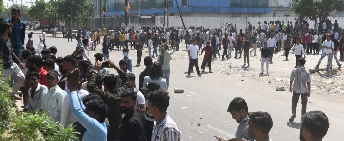 नोइडा पुलिस ने दो आरजेडी प्रवक्ता को ‘भ्रामक’ विरोध वीडियो साझा करने पर बुक किया