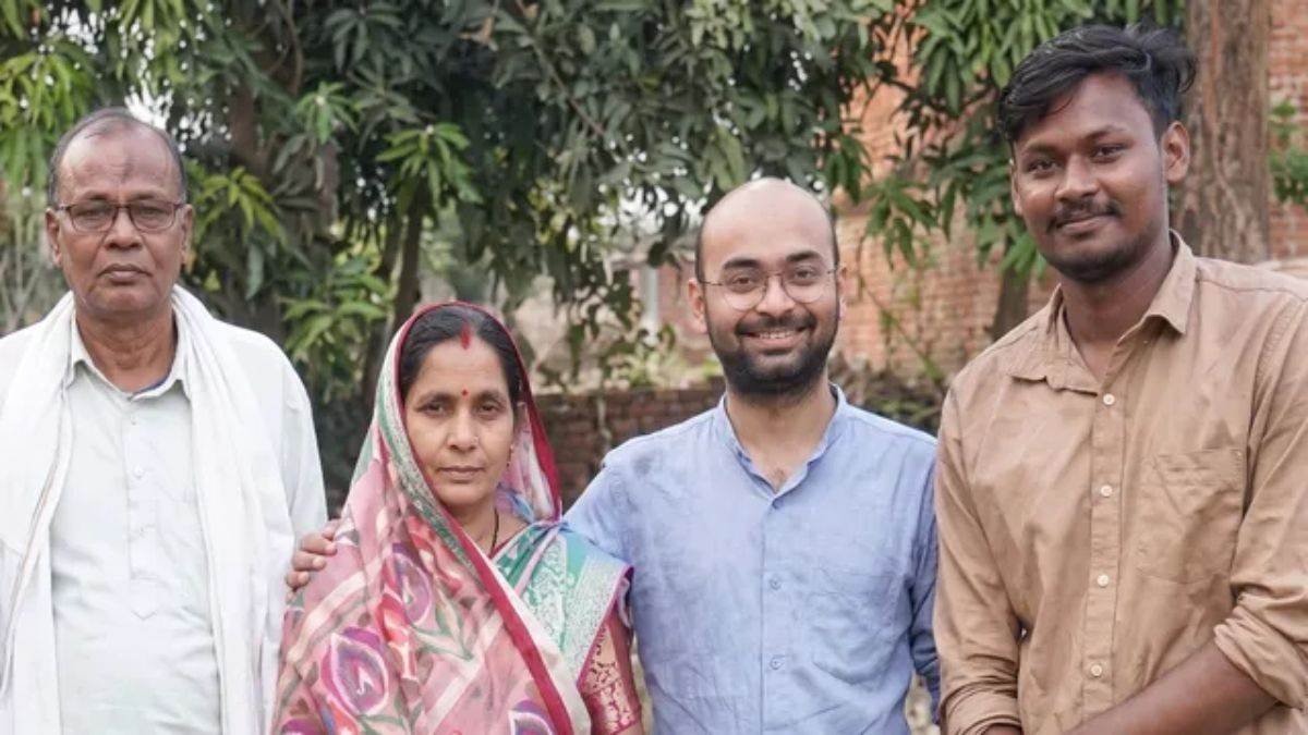 जंगल में तेंदूपत्ता बीनने वाला युवक बना IFS ऑफिसर